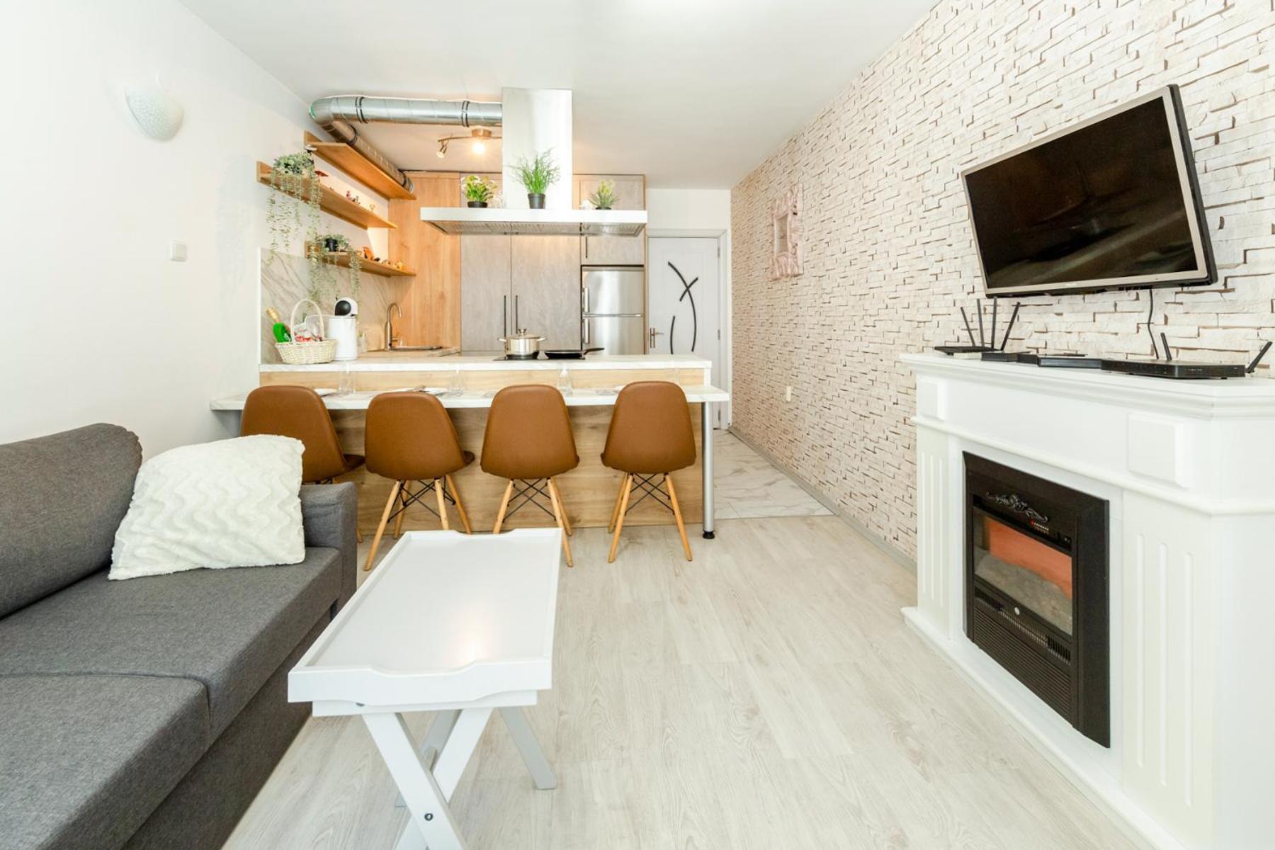 The White Apartment - Free Parking София Екстериор снимка